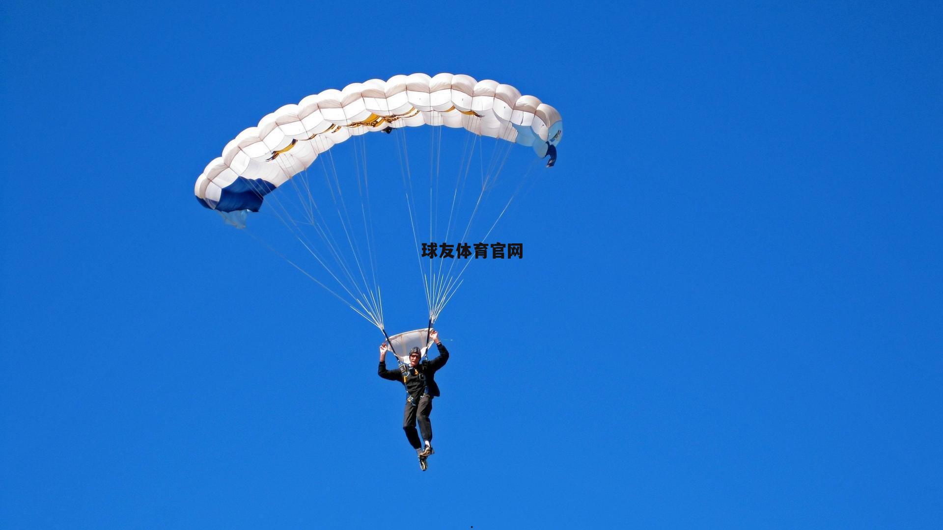 镜报曝红军引援B计划,若失格伊,于帕梅卡诺或成安菲尔德新盾